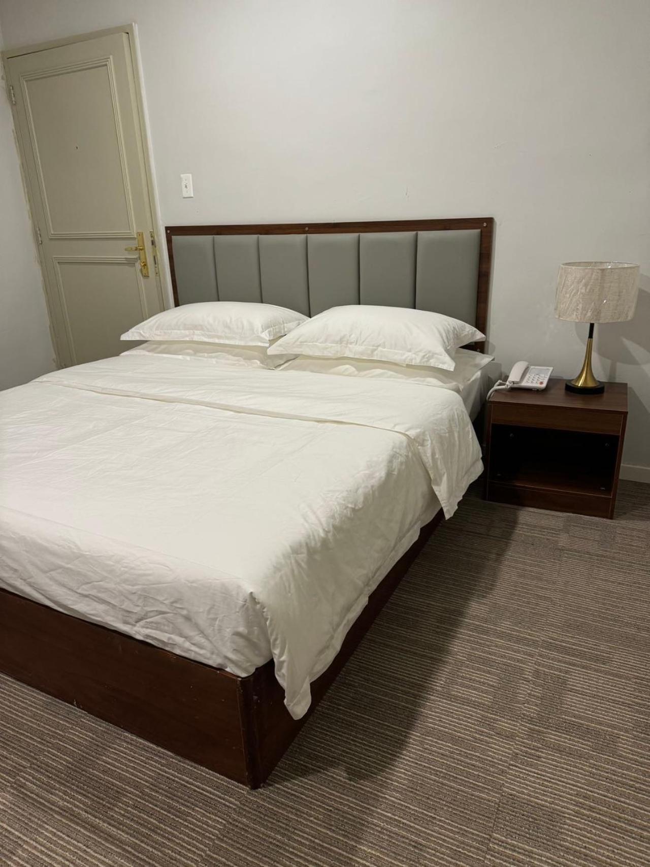 Water Bay Hotel Saipan 加拉班 外观 照片