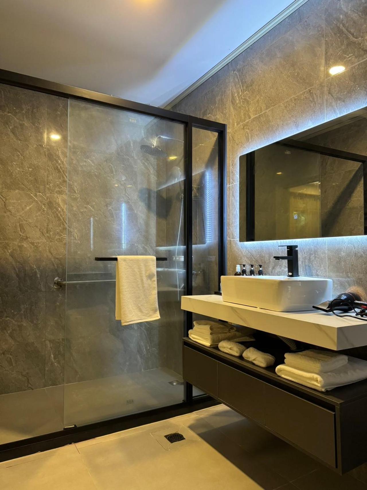 Water Bay Hotel Saipan 加拉班 外观 照片